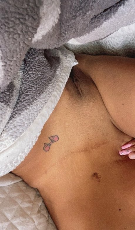 Foto di nudo di fuga di OnlyFans di Danaalotaibi