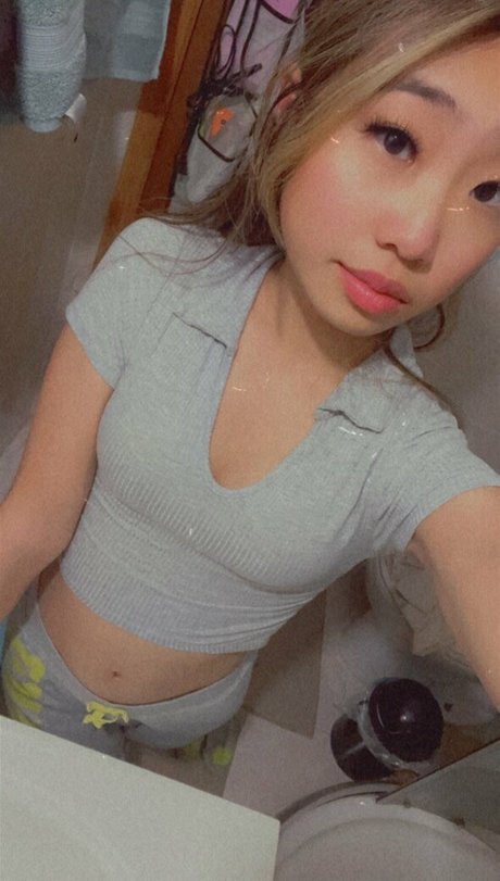 Foto di nudo di fuga di OnlyFans di Nursenaneki