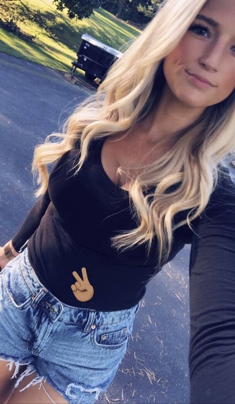 Foto di nudo di fuga di OnlyFans di Amanda Sipos
