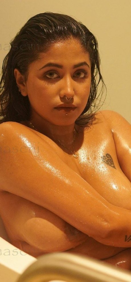 Foto di nudo di fuga di OnlyFans di Yajnaseni