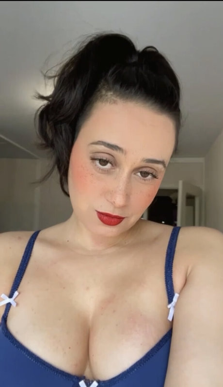 Foto di nudo di fuga di OnlyFans di Lina Bikiche