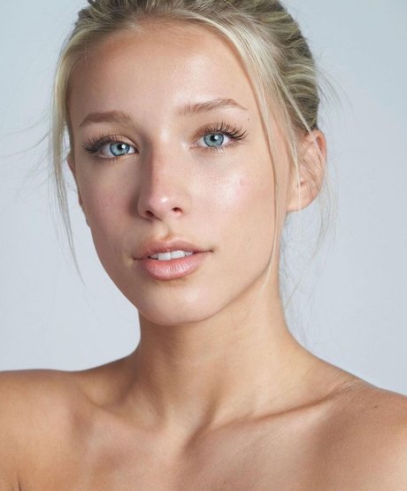 Kenzi Hope