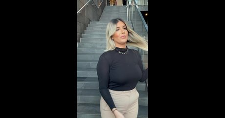 Foto di nudo di fuga di OnlyFans di Nazt