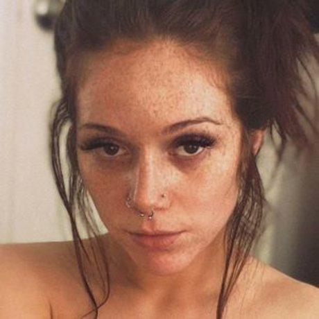 Foto di nudo di fuga di OnlyFans di Lucidkitty