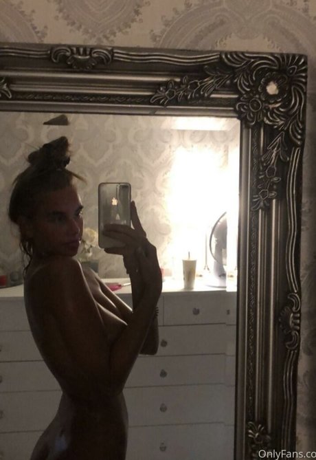 Foto di nudo di fuga di OnlyFans di Kyia Peters Basildon