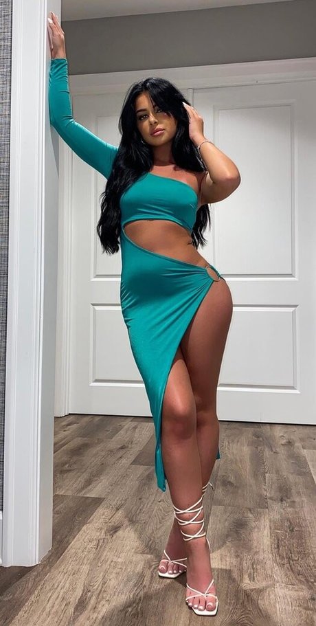 Foto di nudo di fuga di OnlyFans di Vassiliki
