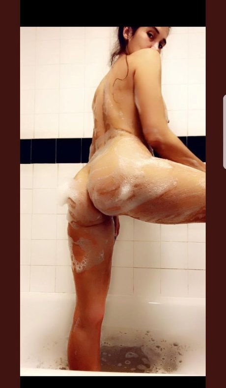 Foto di nudo di fuga di OnlyFans di Miss Jessica Jay