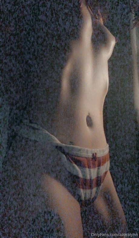 Foto di nudo di fuga di OnlyFans di Azoralynn