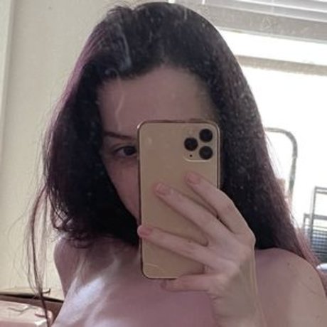 Foto di nudo di fuga di OnlyFans di Emmahdorable