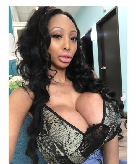 Foto di nudo di fuga di OnlyFans di Ruby Sunset