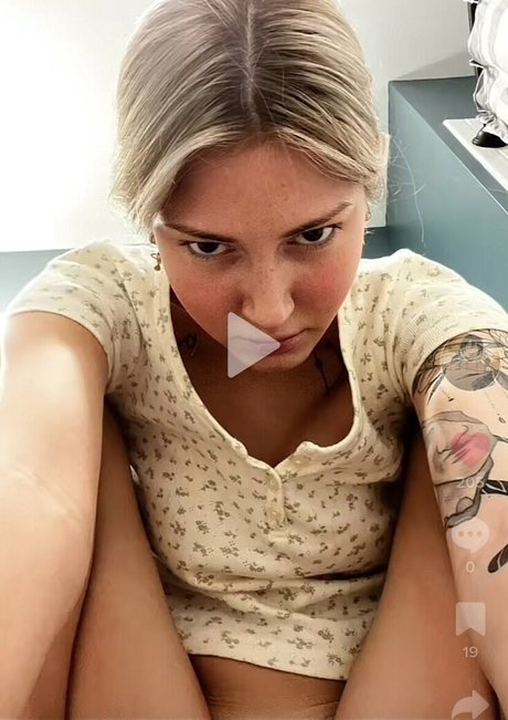 Foto di nudo di fuga di OnlyFans di Stinkypoopyfartface