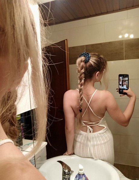 Foto di nudo di fuga di OnlyFans di Monica0103