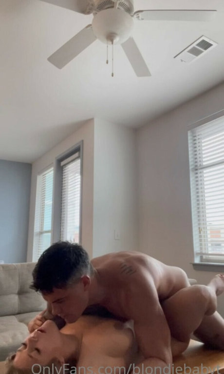 Foto di nudo di fuga di OnlyFans di Taylor Stepaniuk