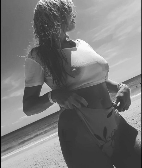 Foto di nudo di fuga di OnlyFans di Alexandrina Ale