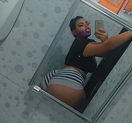 Foto di nudo di fuga di OnlyFans di Titiatsunade0