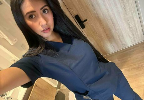 Foto di nudo di fuga di OnlyFans di Pilarnurse