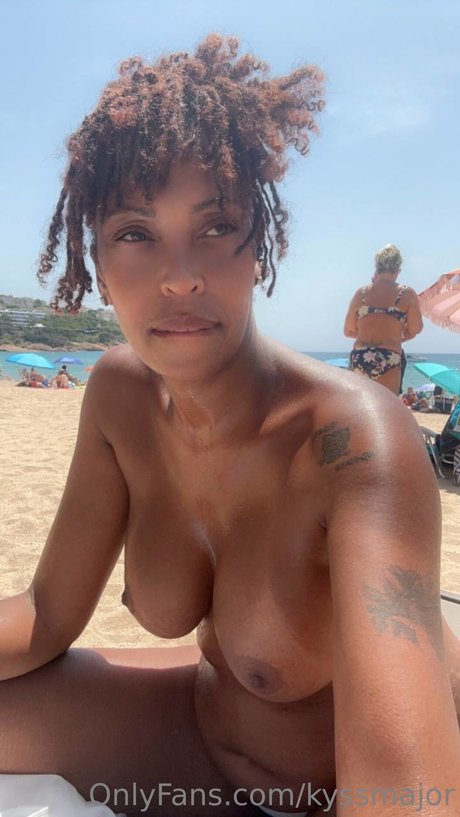 Foto di nudo di fuga di OnlyFans di Kisha Chavis