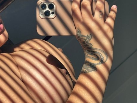 Foto di nudo di fuga di OnlyFans di Laixxx