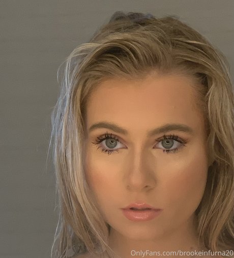 Foto di nudo di fuga di OnlyFans di Brooke Infurna