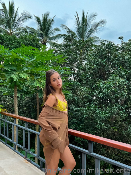 Foto di nudo di fuga di OnlyFans di Mikaela Lafuente