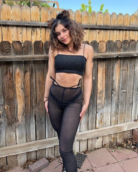 Foto di nudo di fuga di OnlyFans di Serena Abweh