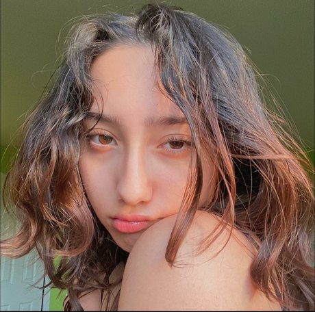 Foto di nudo di fuga di OnlyFans di Sabrina Pezeshkian