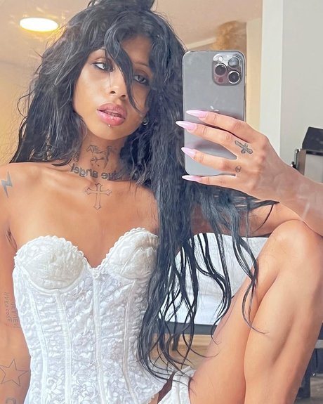 Foto di nudo di fuga di OnlyFans di Andrea Cervantes