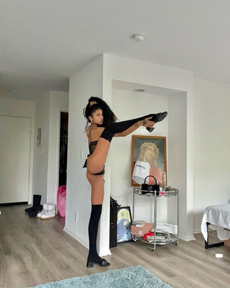 Foto di nudo di fuga di OnlyFans di Andrea Cervantes