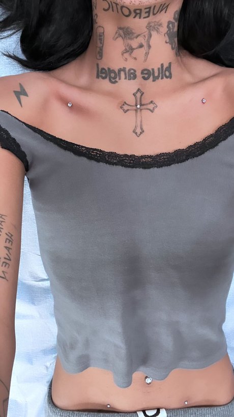 Foto di nudo di fuga di OnlyFans di Andrea Cervantes
