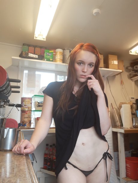Foto di nudo di fuga di OnlyFans di Badass Barista Alexa