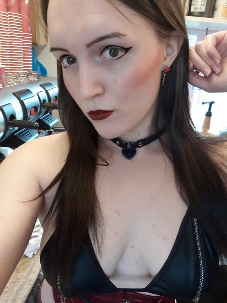 Foto di nudo di fuga di OnlyFans di Badass Barista Alexa