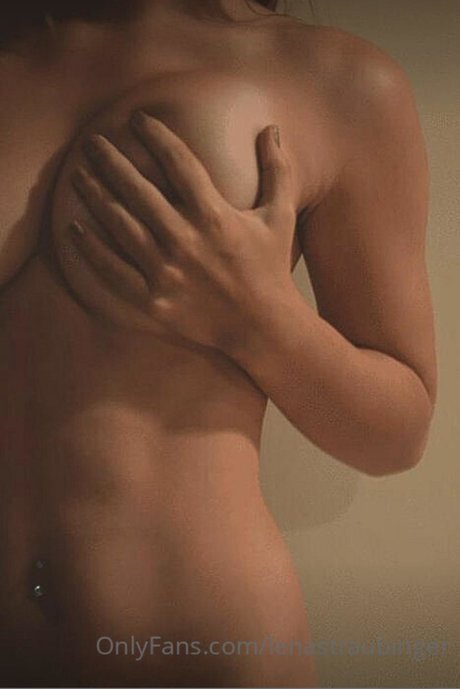Foto di nudo di fuga di OnlyFans di Lena Straubinger