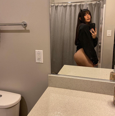 Foto di nudo di fuga di OnlyFans di Bootyples