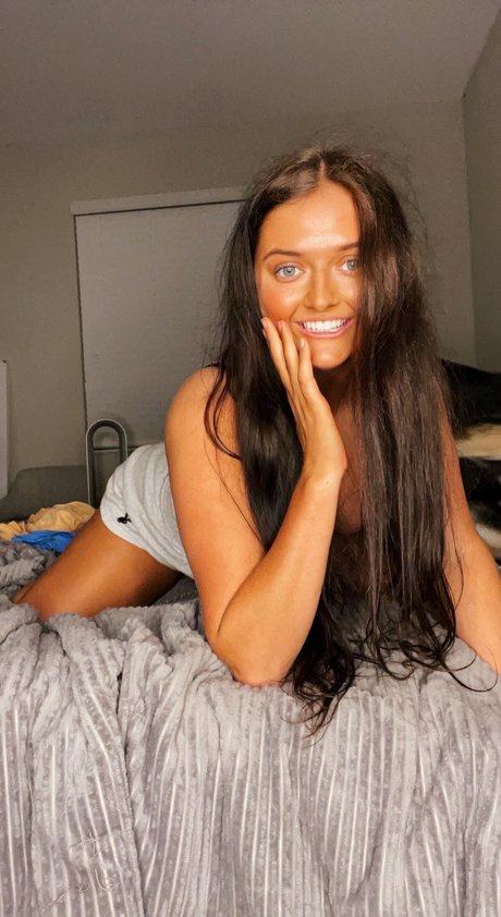 Foto di nudo di fuga di OnlyFans di Liv Lancaster