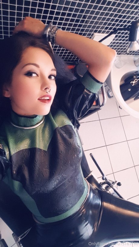 Foto di nudo di fuga di OnlyFans di Sophie Elodie