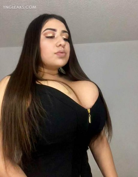 Foto di nudo di fuga di OnlyFans di Nimsay