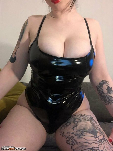Foto di nudo di fuga di OnlyFans di Ginseng