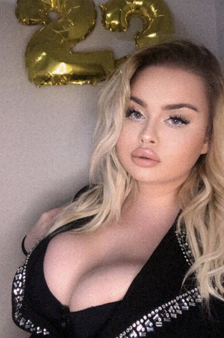 Foto di nudo di fuga di OnlyFans di Alexandrabbw