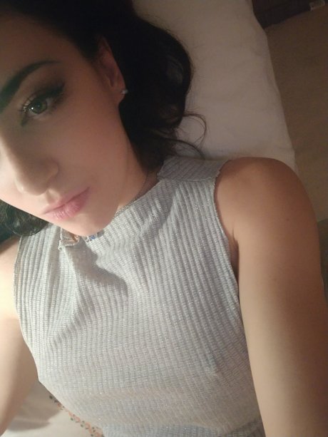 Foto di nudo di fuga di OnlyFans di A Stranger Sel