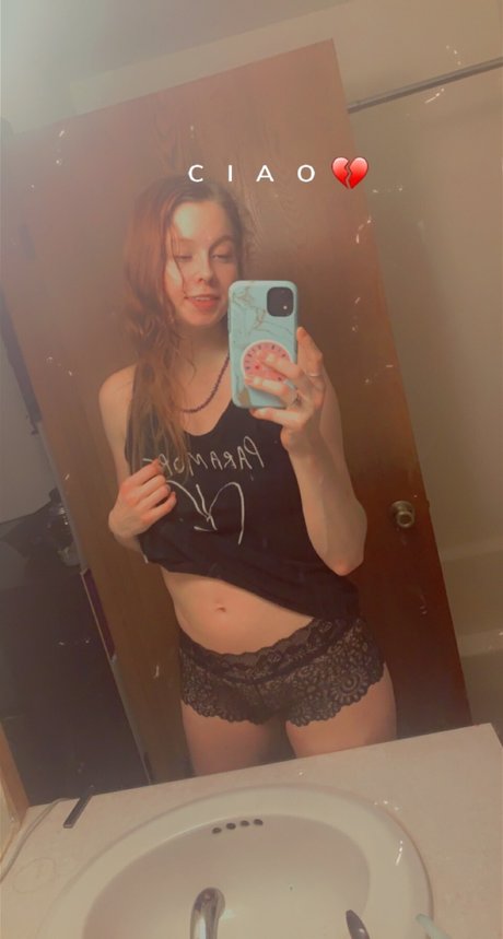 Foto di nudo di fuga di OnlyFans di Karma Bitch998