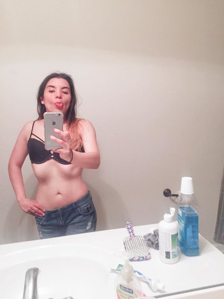 Foto di nudo di fuga di OnlyFans di Tania Ivette