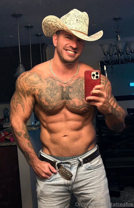 Foto di nudo di fuga di OnlyFans di Tattedfire