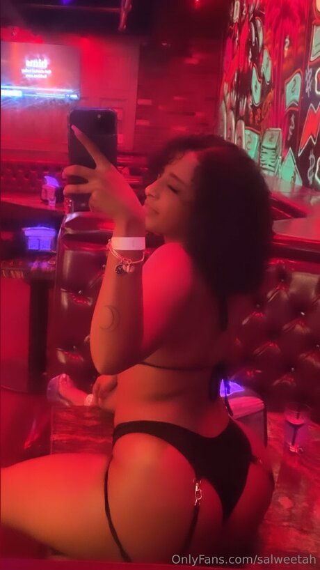 Foto di nudo di fuga di OnlyFans di Salweetah
