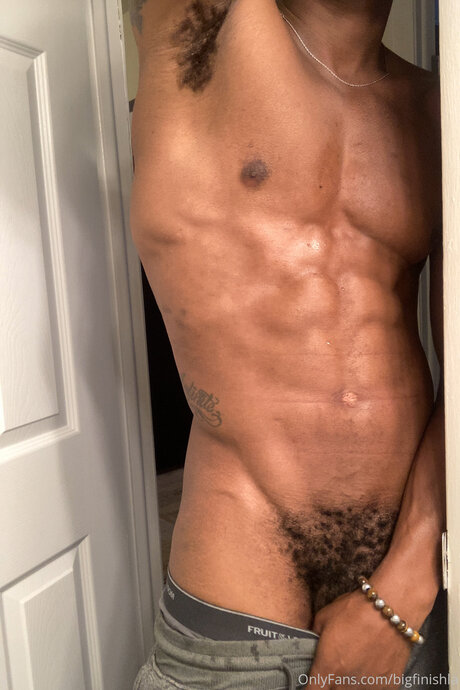 Foto di nudo di fuga di OnlyFans di Bigfinishla
