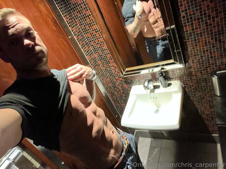 Foto di nudo di fuga di OnlyFans di Chris Carpenter