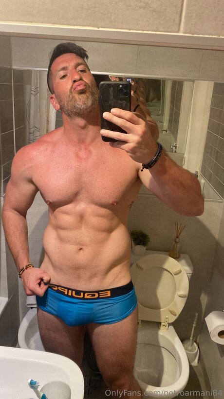 Foto di nudo di fuga di OnlyFans di Potroarmani84