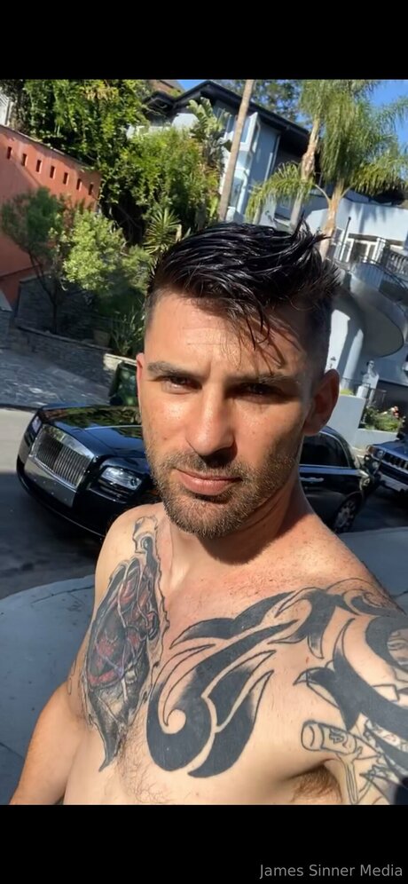 Foto di nudo di fuga di OnlyFans di James Sinnerxxx