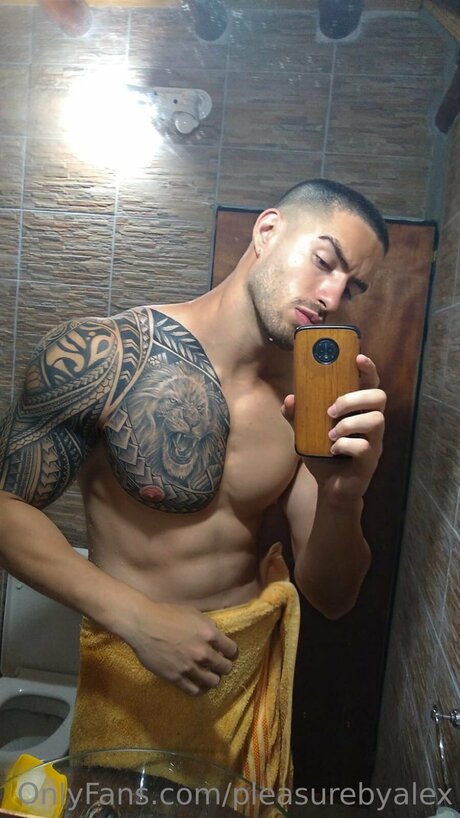 Foto di nudo di fuga di OnlyFans di Pleasurebyalex