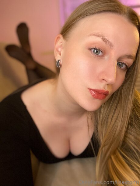 Foto di nudo di fuga di OnlyFans di Lisastorm