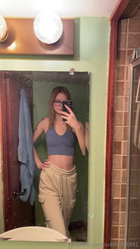 Foto di nudo di fuga di OnlyFans di Elizarowe8383